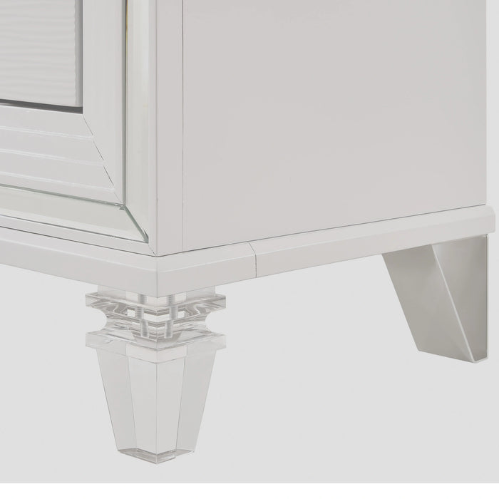 Twenty Nine Dressing Set w/LED & USB Plug in White with Stool - Tony’s Furniture Store & Linen (GA) - Multi Location