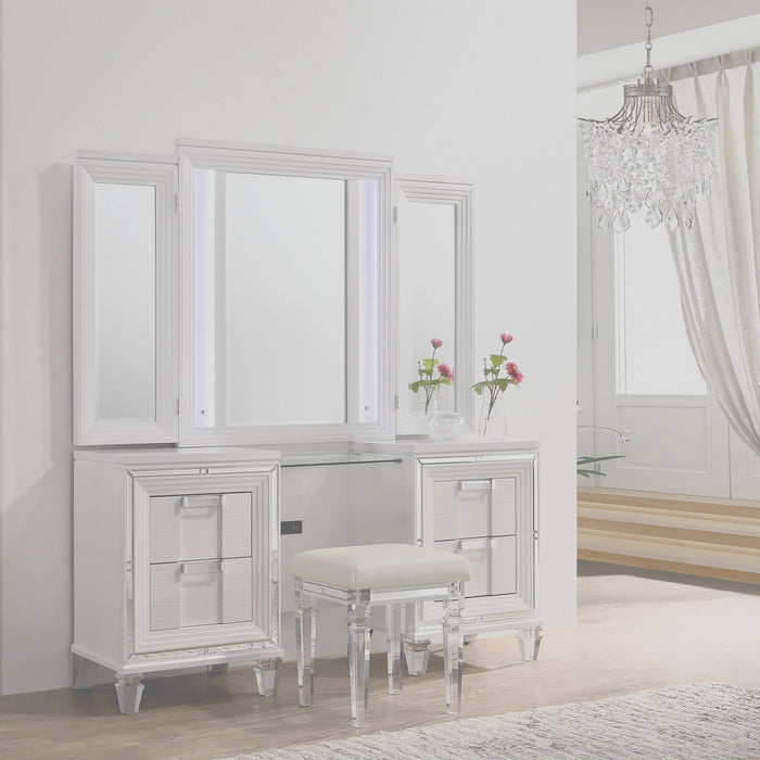 Twenty Nine Dressing Set w/LED & USB Plug in White with Stool - Tony’s Furniture Store & Linen (GA) - Multi Location