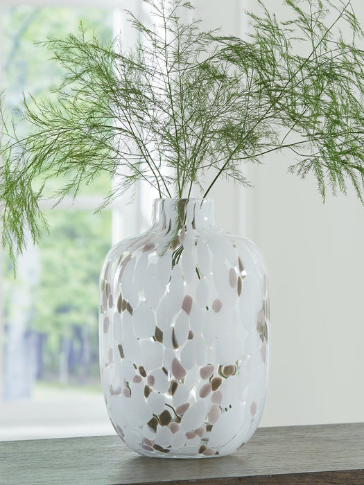 Keelton Vase - Tony’s Furniture Store & Linen (GA) - Multi Location