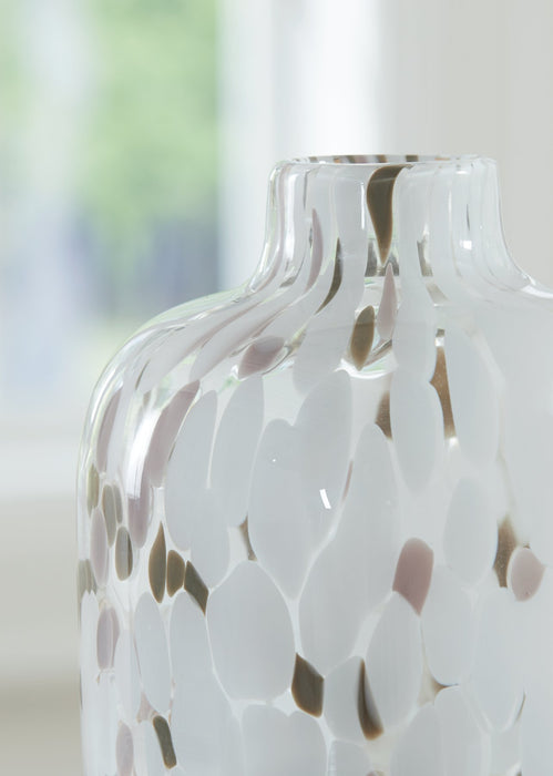 Keelton Vase - Tony’s Furniture Store & Linen (GA) - Multi Location
