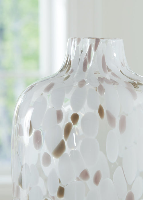 Keelton Vase - Tony’s Furniture Store & Linen (GA) - Multi Location