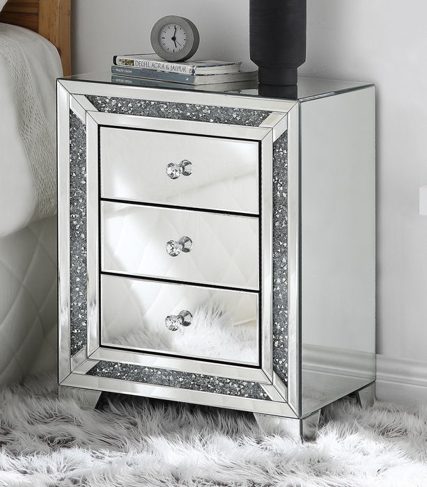 Noralie Mirrored & Faux Diamonds Accent Table - Tony’s Furniture Store & Linen (GA) - Multi Location
