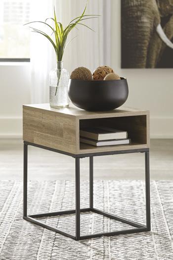 Gerdanet End Table - Tony’s Furniture Store & Linen (GA) - Multi Location