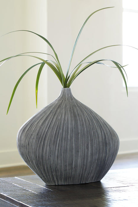 Donya Vase - Tony’s Furniture Store & Linen (GA) - Multi Location