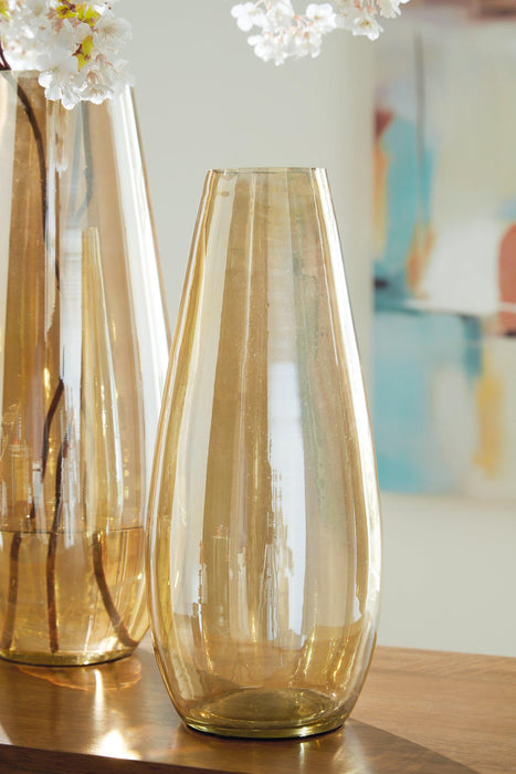 Rhettman Vase - Tony’s Furniture Store & Linen (GA) - Multi Location