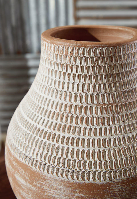 Reclove Vase - Tony’s Furniture Store & Linen (GA) - Multi Location