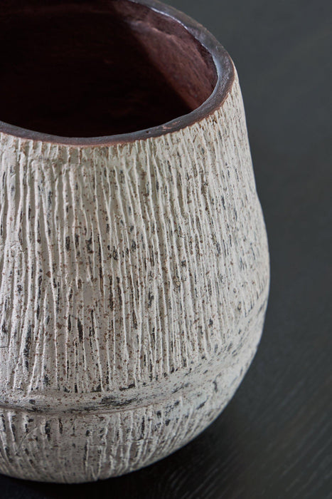 Claymount Vase - Tony’s Furniture Store & Linen (GA) - Multi Location