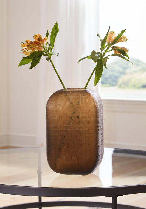 Capard Vase - Tony’s Furniture Store & Linen (GA) - Multi Location