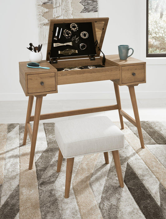 Thadamere Vanity with Stool - Tony’s Furniture Store & Linen (GA) - Multi Location