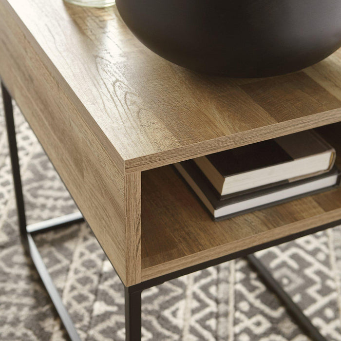Gerdanet End Table - Tony’s Furniture Store & Linen (GA) - Multi Location