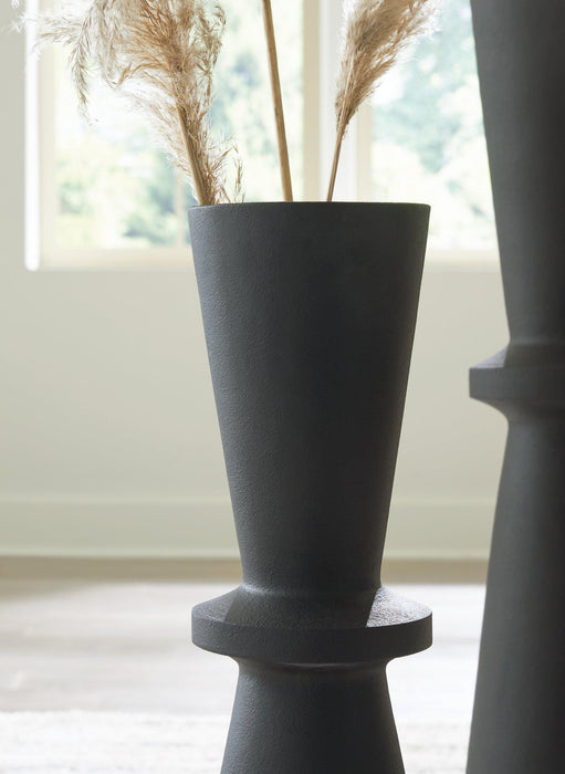 Collisten Vase - Tony’s Furniture Store & Linen (GA) - Multi Location