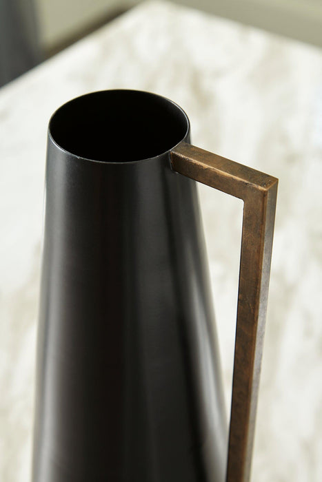 Pouderbell Vase - Tony’s Furniture Store & Linen (GA) - Multi Location