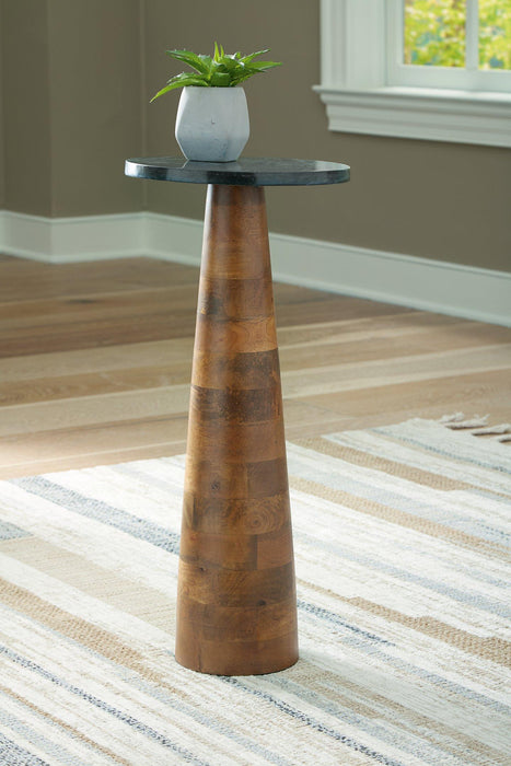 Quinndon Accent Table - Tony’s Furniture Store & Linen (GA) - Multi Location