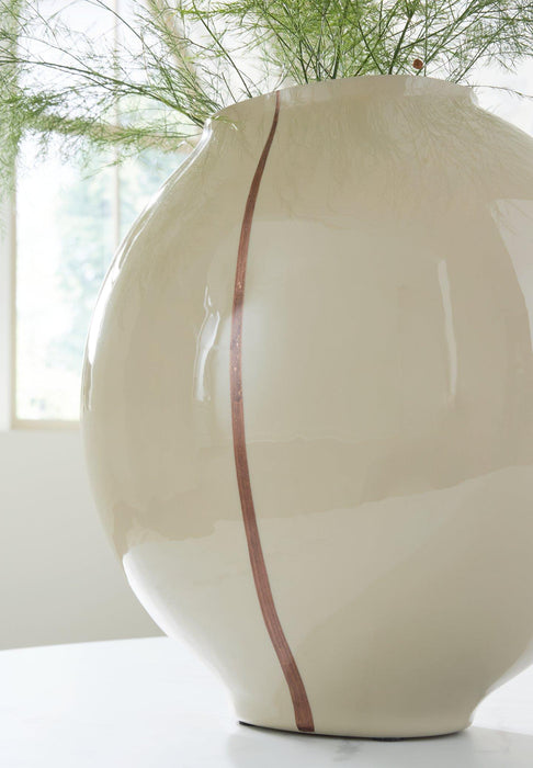 Sheabourne Vase - Tony’s Furniture Store & Linen (GA) - Multi Location