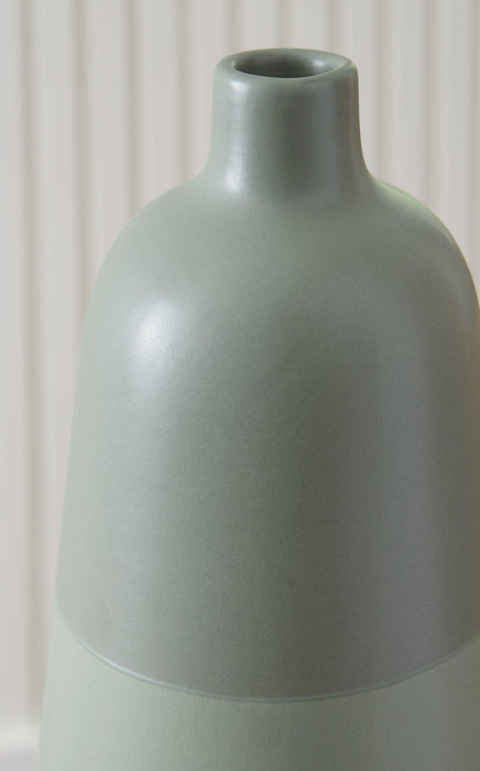 Peerland Vase - Tony’s Furniture Store & Linen (GA) - Multi Location