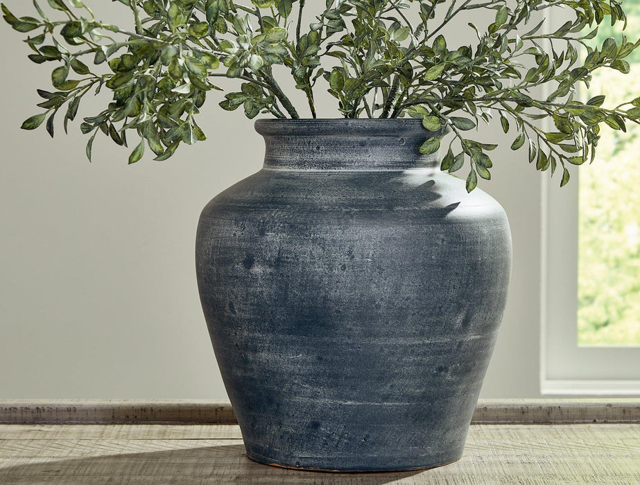 Meadie Vase - Tony’s Furniture Store & Linen (GA) - Multi Location