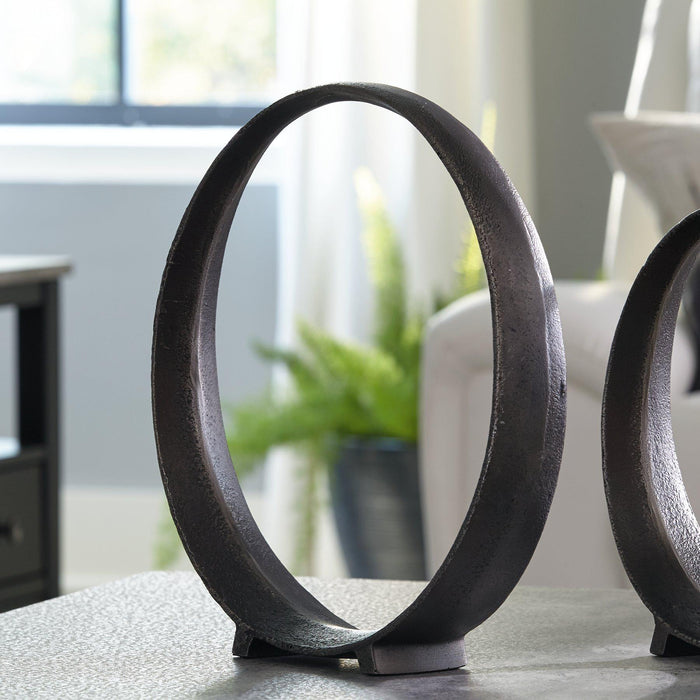 Ryandale Sculpture - Tony’s Furniture Store & Linen (GA) - Multi Location