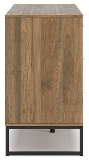 Deanlow Bedroom Package - Tony’s Furniture Store & Linen (GA) - Multi Location