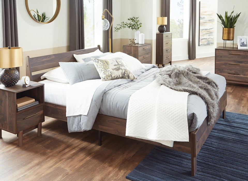 Calverson Panel Bed - Tony’s Furniture Store & Linen (GA) - Multi Location