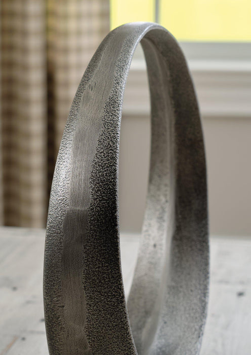 Ryandale Sculpture - Tony’s Furniture Store & Linen (GA) - Multi Location