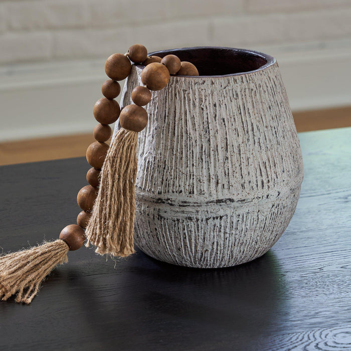 Claymount Vase - Tony’s Furniture Store & Linen (GA) - Multi Location