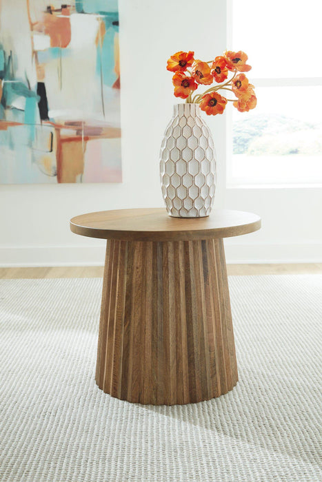 Ceilby Accent Table - Tony’s Furniture Store & Linen (GA) - Multi Location