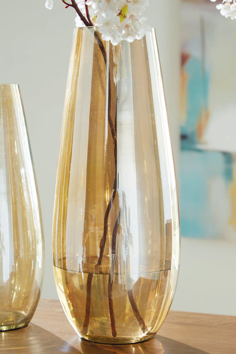 Rhettman Vase - Tony’s Furniture Store & Linen (GA) - Multi Location