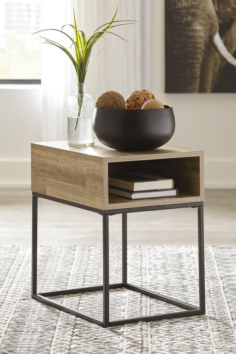 Gerdanet End Table - Tony’s Furniture Store & Linen (GA) - Multi Location