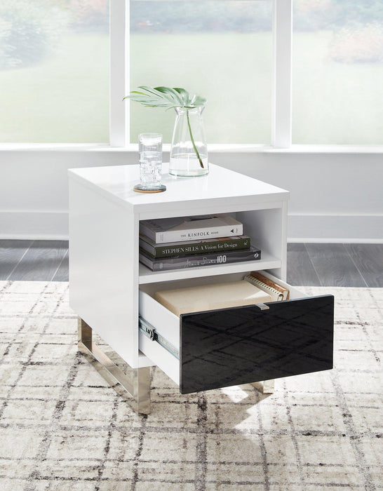 Gardoni Chairside End Table - Tony’s Furniture Store & Linen (GA) - Multi Location