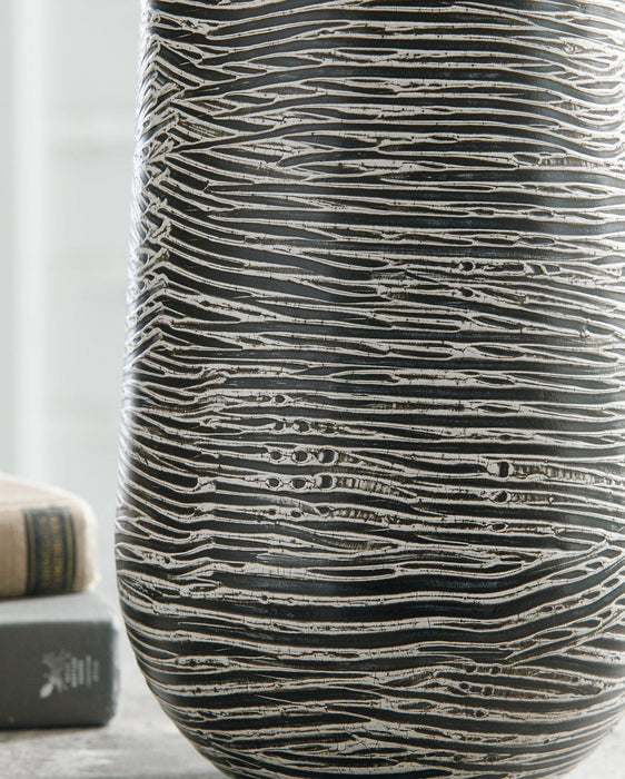 Fynn Vase - Tony’s Furniture Store & Linen (GA) - Multi Location