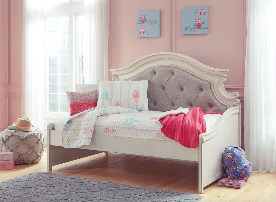 Realyn Daybed with 1 Large Storage Drawer - Tony’s Furniture Store & Linen (GA) - Multi Location