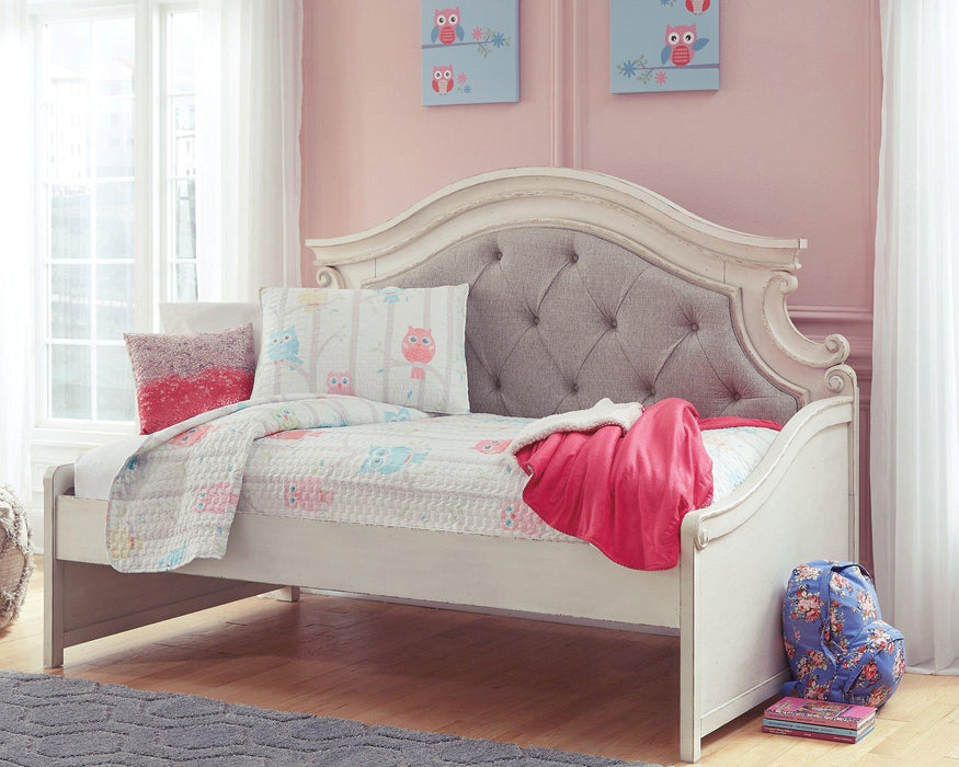 Realyn Daybed with 1 Large Storage Drawer - Tony’s Furniture Store & Linen (GA) - Multi Location