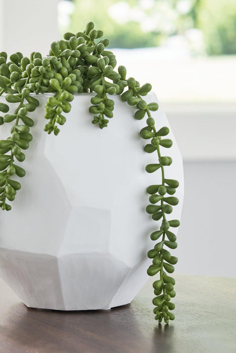 Karenton Vase - Tony’s Furniture Store & Linen (GA) - Multi Location