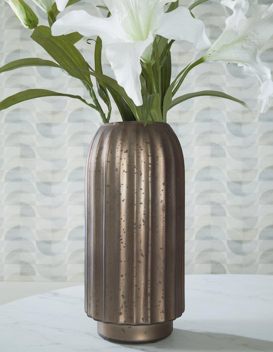 Briarcott Vase - Tony’s Furniture Store & Linen (GA) - Multi Location