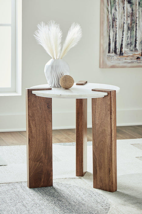 Isanti End Table - Tony’s Furniture Store & Linen (GA) - Multi Location