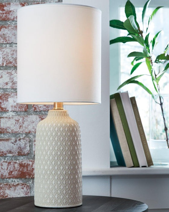 Donnford Table Lamp - Tony’s Furniture Store & Linen (GA) - Multi Location