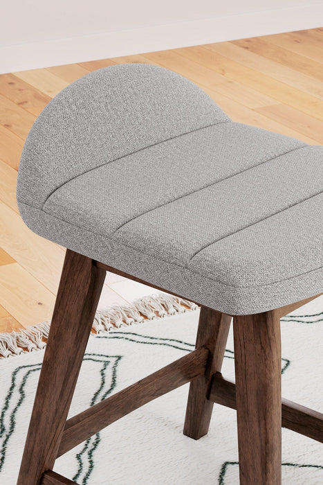 Lyncott Counter Height Bar Stool - Tony’s Furniture Store & Linen (GA) - Multi Location