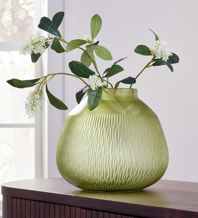 Scottyard Vase - Tony’s Furniture Store & Linen (GA) - Multi Location