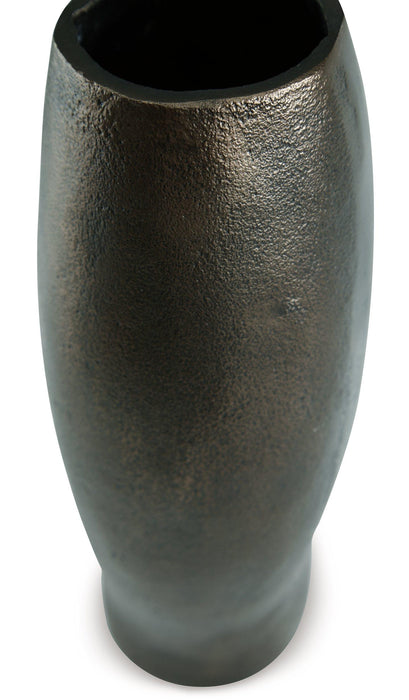 Elanman Vase - Tony’s Furniture Store & Linen (GA) - Multi Location