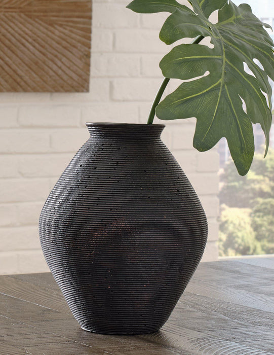 Hannela Vase - Tony’s Furniture Store & Linen (GA) - Multi Location