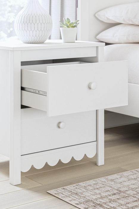 Hallityn Nightstand - Tony’s Furniture Store & Linen (GA) - Multi Location