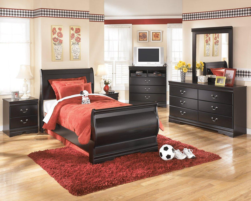 Huey Vineyard Dresser and Mirror - Tony’s Furniture Store & Linen (GA) - Multi Location