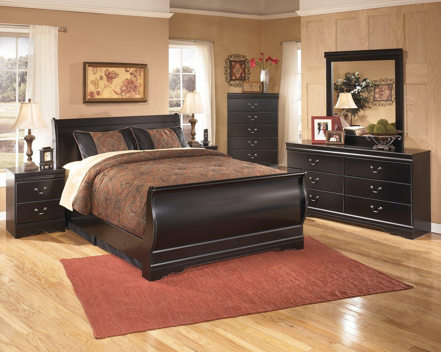 Huey Vineyard Dresser and Mirror - Tony’s Furniture Store & Linen (GA) - Multi Location