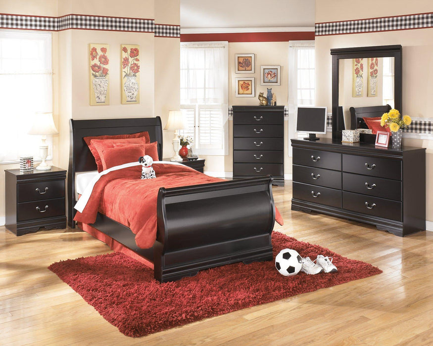 Huey Vineyard Dresser and Mirror - Tony’s Furniture Store & Linen (GA) - Multi Location
