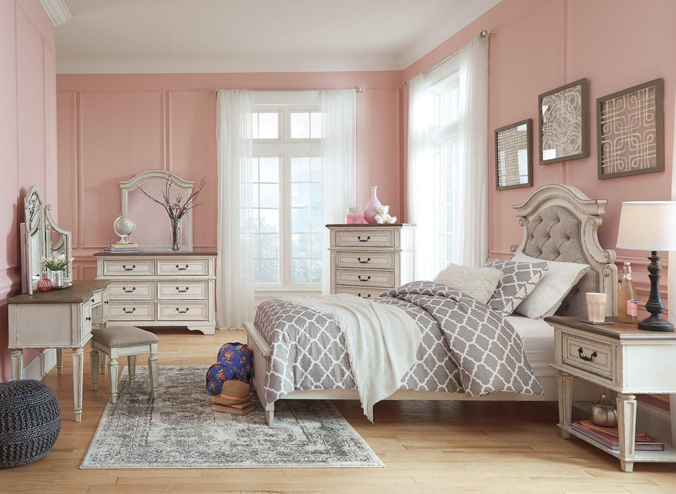 Realyn Chest of Drawers - Tony’s Furniture Store & Linen (GA) - Multi Location