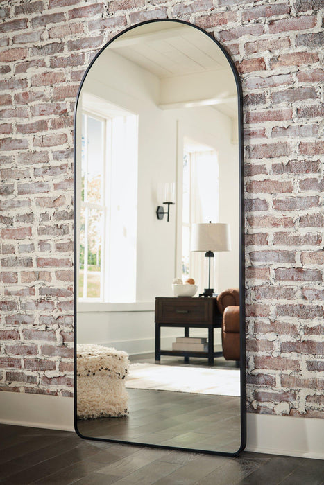 Sethall Floor Mirror - Tony’s Furniture Store & Linen (GA) - Multi Location