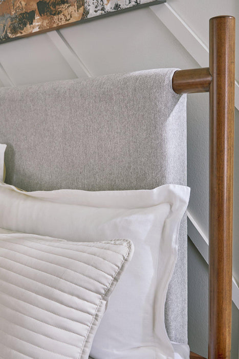 Lyncott Upholstered Bed - Tony’s Furniture Store & Linen (GA) - Multi Location