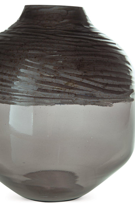 Harpwick Vase - Tony’s Furniture Store & Linen (GA) - Multi Location