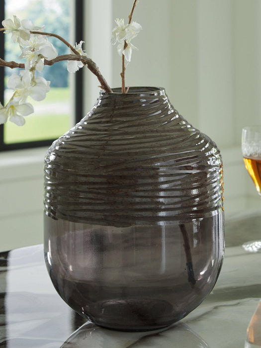 Harpwick Vase - Tony’s Furniture Store & Linen (GA) - Multi Location