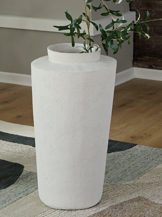 Flurinworth Vase - Tony’s Furniture Store & Linen (GA) - Multi Location
